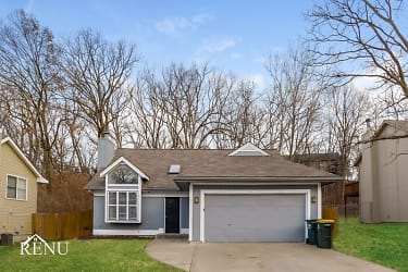 10402 NW 57th Terrace - Parkville, MO