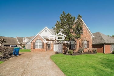 4487 Graystone Dr - Southaven, MS