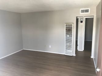 117 Woodrow Ave unit A - Bakersfield, CA