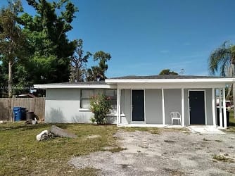 200 S New York Ave #1A - Englewood, FL