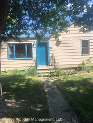 312 3rd St NW - Beulah, ND