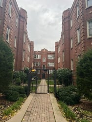 4844 W Wrightwood Ave unit 4850-D2 - Chicago, IL