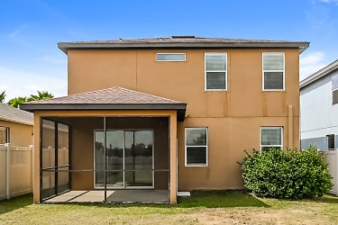 11138 Abaco Island Ave - Riverview, FL