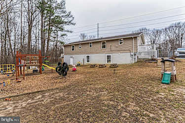 4425 Solomons Island Rd - Huntingtown, MD