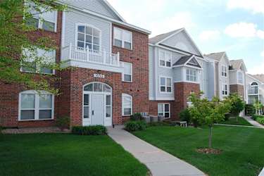 Brentwood Park Apartments - La Vista, NE