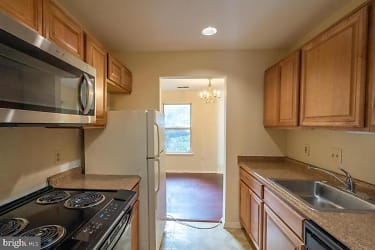 18502 Sweet Autumn Dr #101 - Gaithersburg, MD