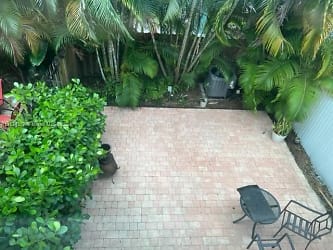 607 NE 16th Terrace #607 - Fort Lauderdale, FL