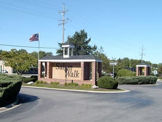 Salem Walk Apartments - Northbrook, IL