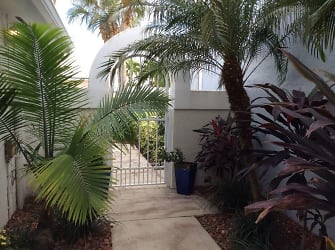 6 Elgin Ln - Palm Beach Gardens, FL