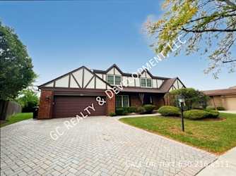230 Trailwood Ct - Northbrook, IL