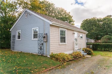 74 Orchard Ave - Middletown, RI