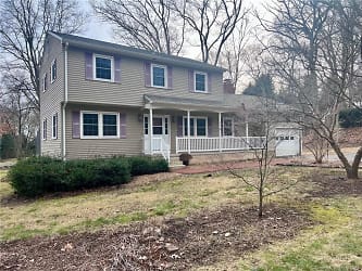 31 Monticello Dr - East Lyme, CT