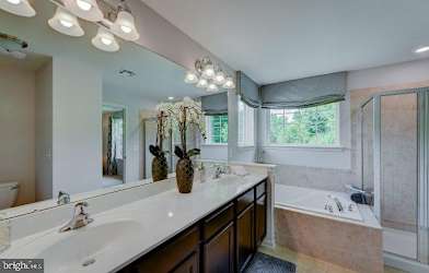 62 Kramer Ct - Fieldsboro, NJ