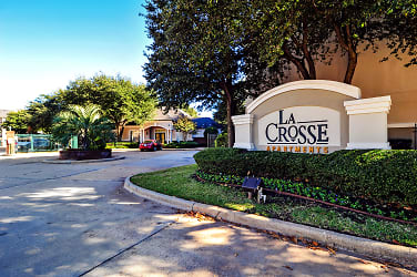 LaCrosse Apartments & Carriage Homes - Bossier City, LA
