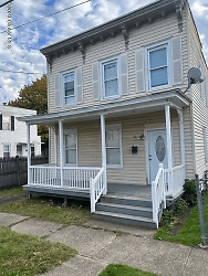 10 Leversee Ave unit 2nd - Cohoes, NY