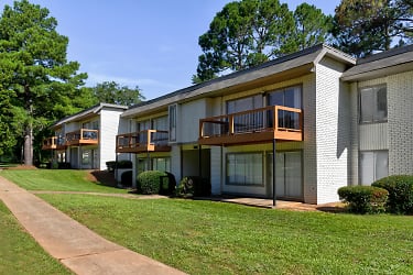 Woods At Peppertree Apartments - Decatur, GA