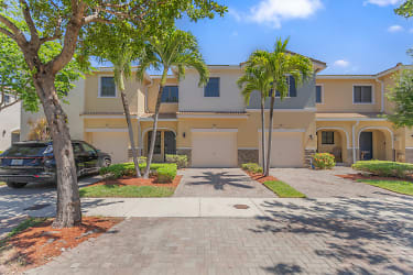 385 NE 194th Terrace unit 385 - Miami, FL