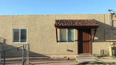 501 E Quail Ave unit 4 - Apache Junction, AZ