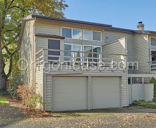 319 Country Club Rd - Eugene, OR