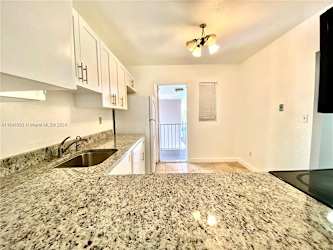 2500 SW 81st Ave #402 - Davie, FL