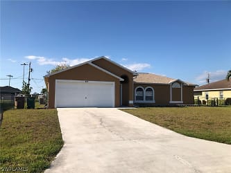 417 SW 43rd St - Cape Coral, FL