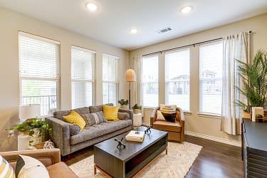 The Ovilla At Legacy Square Apartments - Red Oak, TX
