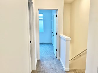 Drummond Townhomes Apartments - Portland, OR