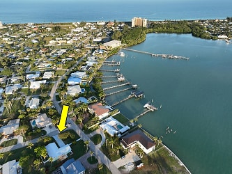 1630 Thumb Point Dr - Fort Pierce, FL