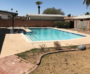 3830 W Garden Dr - Phoenix, AZ