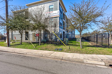 La Mariposa 2 Apartments - Houston, TX
