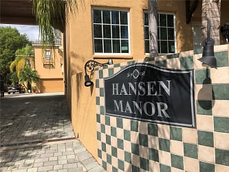 2903 Hansen Manor Ln - Tampa, FL