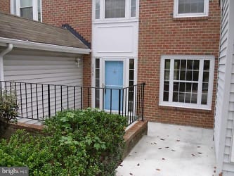 1046 Spring Valley Ct #1046 - Fort Washington, MD