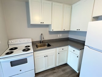 Renovated Apartments At The Brentwood On Stanley Avenue - Carmichael, CA