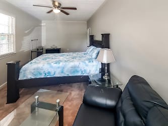 Room For Rent - Snellville, GA