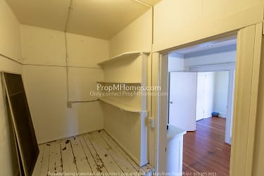 2109 NW Irving St unit 307 - Portland, OR