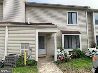 140 Briar Ct - Evesham, NJ