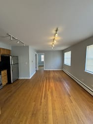 4056 N California Ave #2D - Chicago, IL
