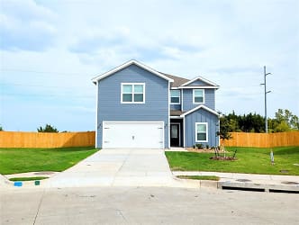 4701 Hoover Ct - Greenville, TX
