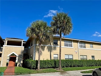 813 Twin Lakes Dr #32-E - Coral Springs, FL