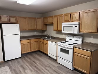 Pineview Apartments - Williston, ND