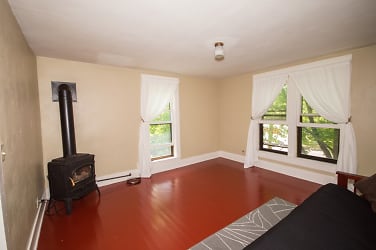 435 SW 5th St - Corvallis, OR