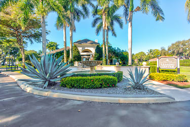 Villas D'Este Apartments - Delray Beach, FL