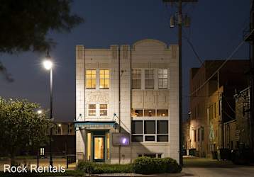 14 W 1st Ave - Hutchinson, KS