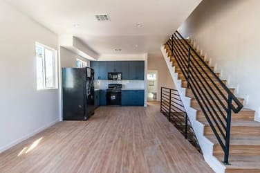 6623 Beck Ave - Los Angeles, CA