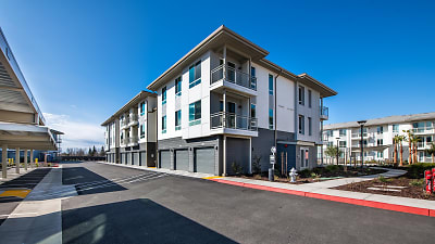 The Offset Apartments - Sacramento, CA