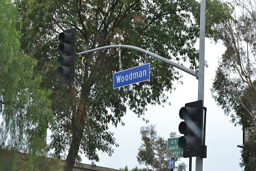 6100 Woodman Ave - Los Angeles, CA