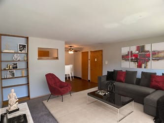 Broadway West Apartments - Robbinsdale, MN