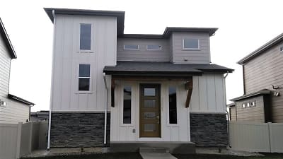 2221 Mackinac St - Fort Collins, CO