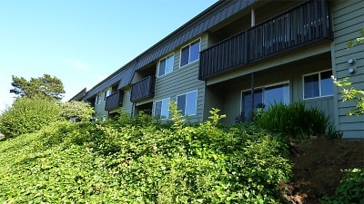 2191 NW Mast Pl unit A - Lincoln City, OR