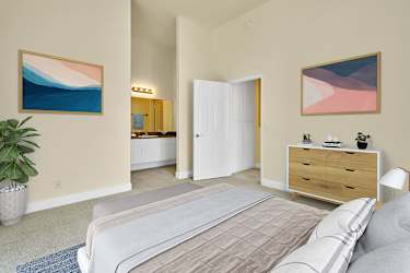 Summit At Warner Center Apartments - Woodland Hills, CA